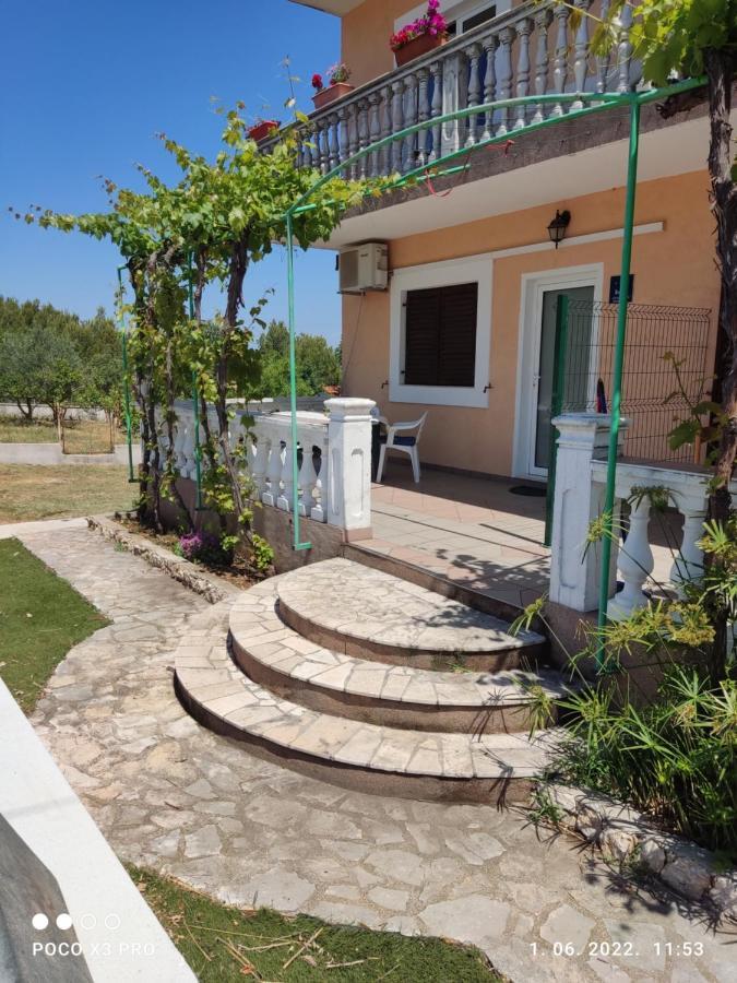 Apartmani Bruna Bilice Vrulje  Екстер'єр фото